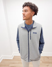 Load image into Gallery viewer, Vineyard Vines Mountain Sweater Fleece Vest in Ultimate Gray