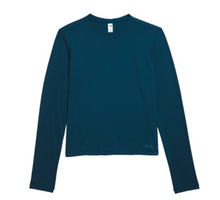 Load image into Gallery viewer, The North Face Women's Dune Sky LS Crew in Midnight Petrol