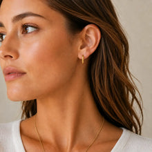 Load image into Gallery viewer, Erin Gray Pattern Post Hoop Earring in Gold