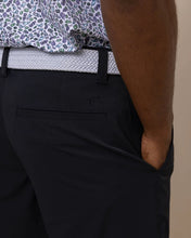 Load image into Gallery viewer, Southern Tide Men's 8" Brrrdie Gulf Shorts Caviar Black