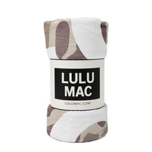 Load image into Gallery viewer, Lulu Mac Blanket -Light Camo